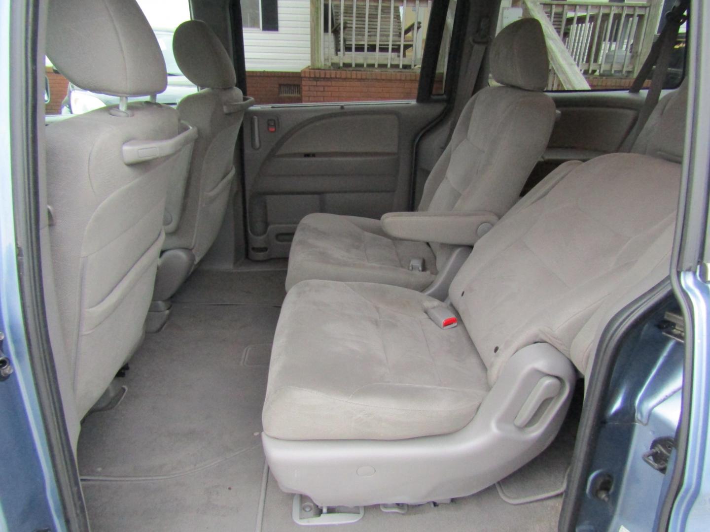 2010 Blue /Gray Honda Odyssey EX w/ DVD (5FNRL3H53AB) with an 3.5L V6 SOHC 24V engine, Automatic transmission, located at 15016 S Hwy 231, Midland City, AL, 36350, (334) 983-3001, 31.306210, -85.495277 - Photo#4